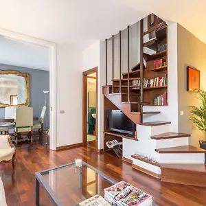  Apartment Dadahome Elegante Vicino Al Centro Italy