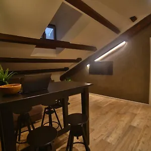 Moscova Attic Near Duomo Apartament